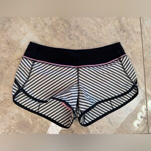 Lululemon Speed Up Shorts LR 2.5” size 6